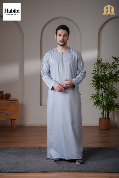Kurvig Omani 2.0 Light Grey Thobe Mens