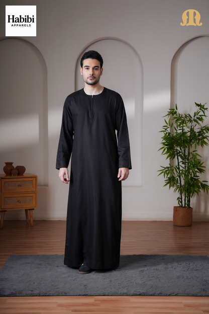 Kurvig Omani 2.0 Black Thobe Mens